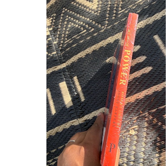 The Concise 48 Laws of Power by Robert Greene New Edition Bestseller - Picture 5 of 5